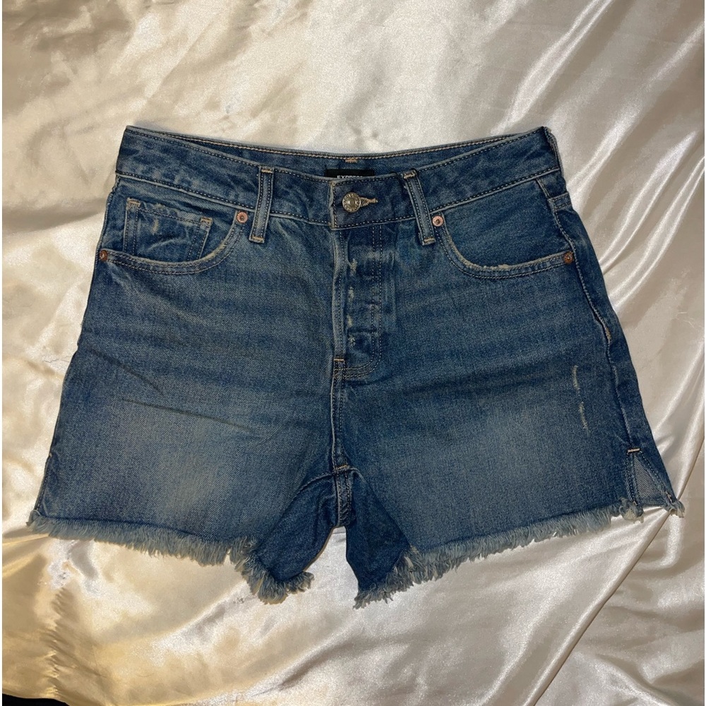 Express boyfriend midi shorts